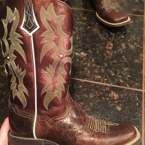 Women Ariat boots